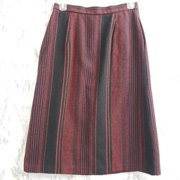 🎁Pepper Tree A-line Skirt Black and Red - Picture 3 of 9